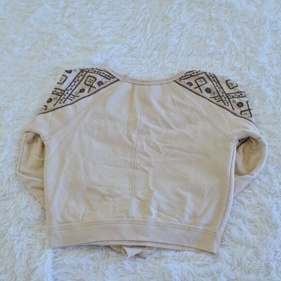 Mee People Junior's Cream Sweater With Flowers Size XS - Picture 3 of 3